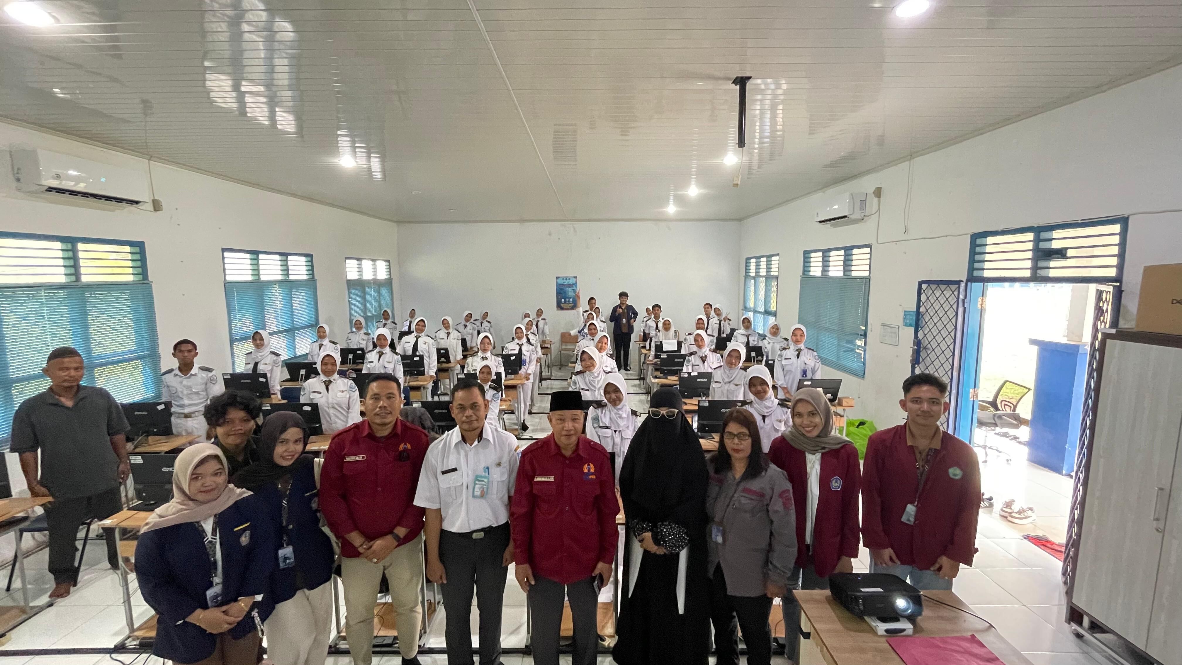 KKN Universitas Pertiba Kelompok 4 Gelar Pelatihan Kemasan Produk dan Keamanan Pangan di Desa Tukak