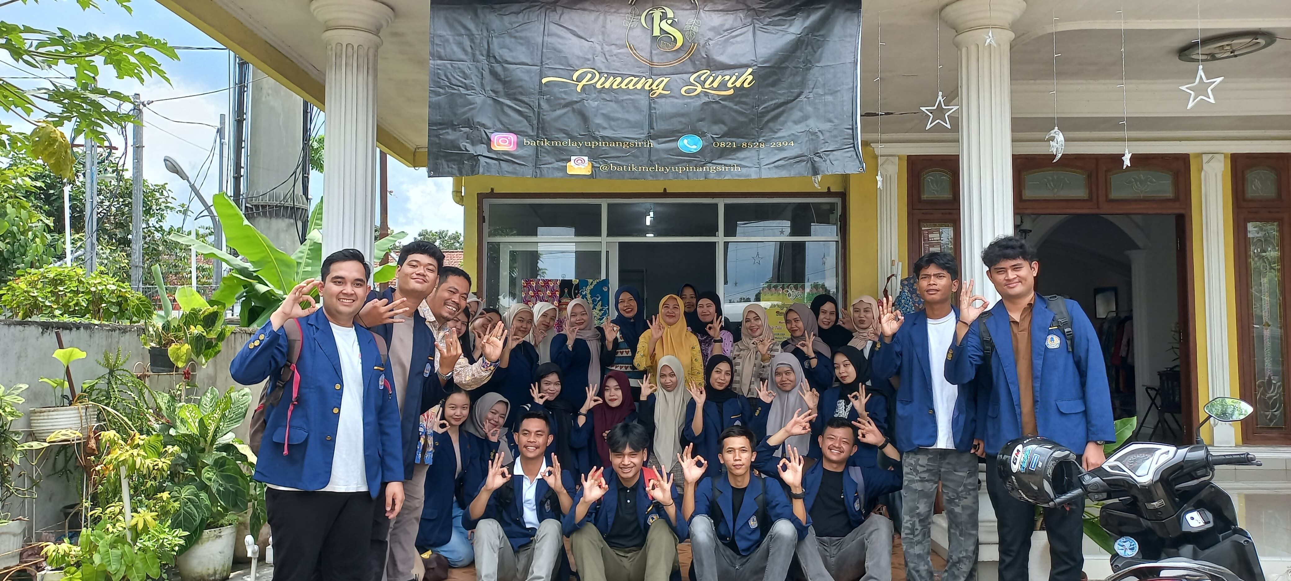 Mahasiswa FEB Universitas Pertiba Kunjungi Usaha Batik Melayu Pinang Sirih Bangka Belitung