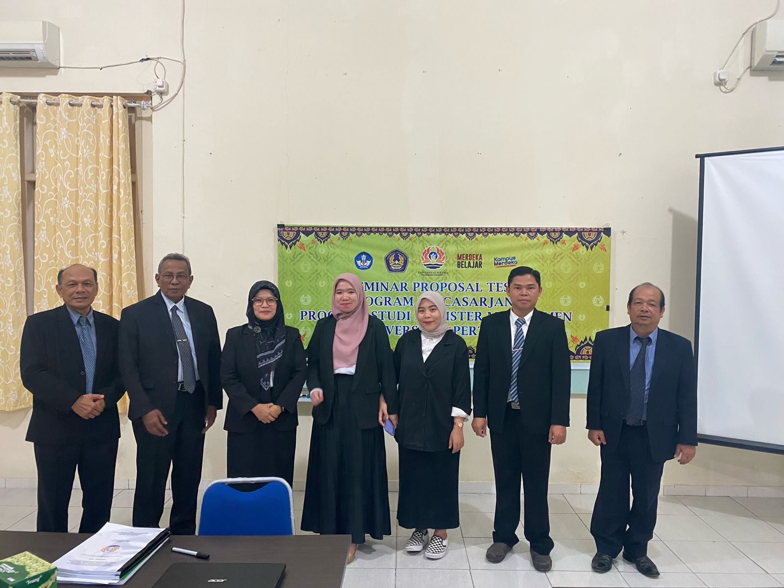 Mahasiswa Pascasarjana Uniper Laksanakan Ujian Sempro  Tesis