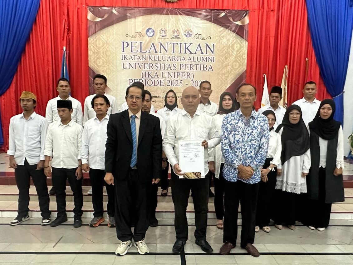 Rektor Lantik Pengurus IKA UNIPER Periode 2025–2030