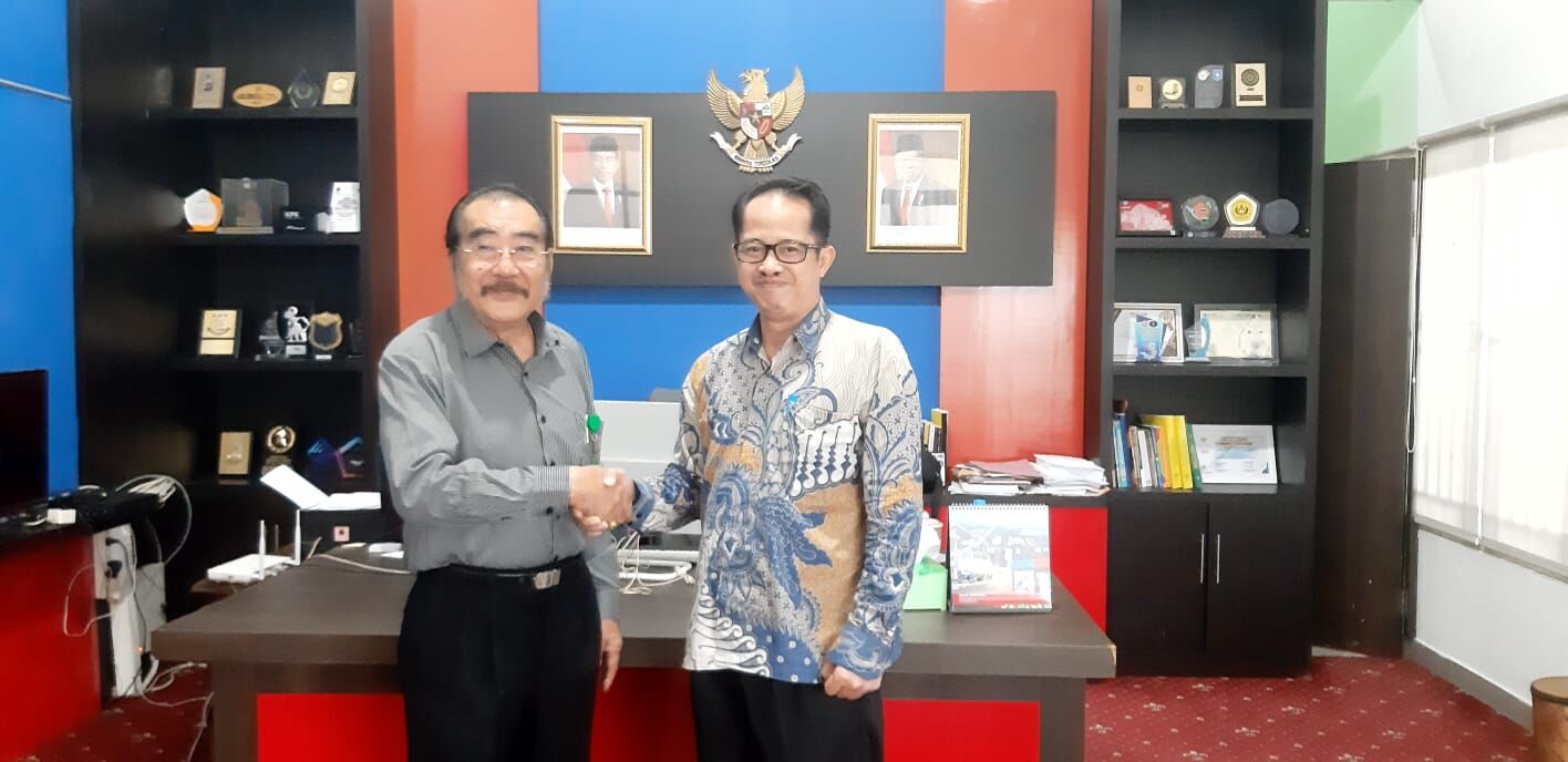 Rektor Universitas Pertiba Bertemu Alumni Pertama Komisaris Bank SMS