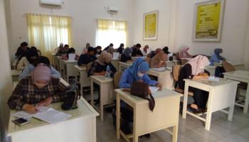 32 calon mahasiswa Program Magister mengikuti Tes TOEFL,TPA dan Wawancara