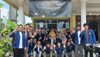 Mahasiswa FEB Universitas Pertiba Kunjungi Usaha Batik Melayu Pinang Sirih Bangka Belitung