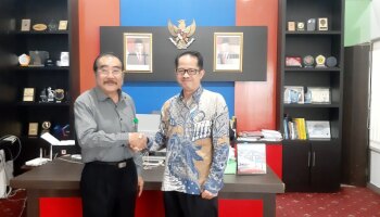 Rektor Universitas Pertiba Bertemu Alumni Pertama Komisaris Bank SMS