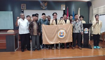 Rektor Universitas Pertiba Mengukuhkan Pembentukan Ketua dan Anggota Badan Legislatif Mahasiswa Tahun 2024-2025