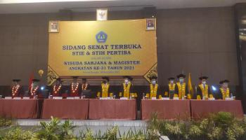 STIE dan STIH PERTIBA Selenggarakan Prosesi Wisuda Lulusan Program Sarjana dan Magister Angkatan Ke-31 Tahun 2021