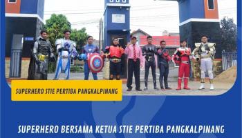 Superhero STIE Pertiba Pangkalpinang Datang Dalam Pawai Kendaraan Hias 2022