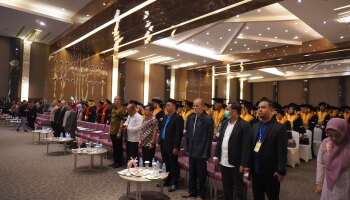 Wisuda ke-1 Sarjana dan Magister Universitas Pertiba