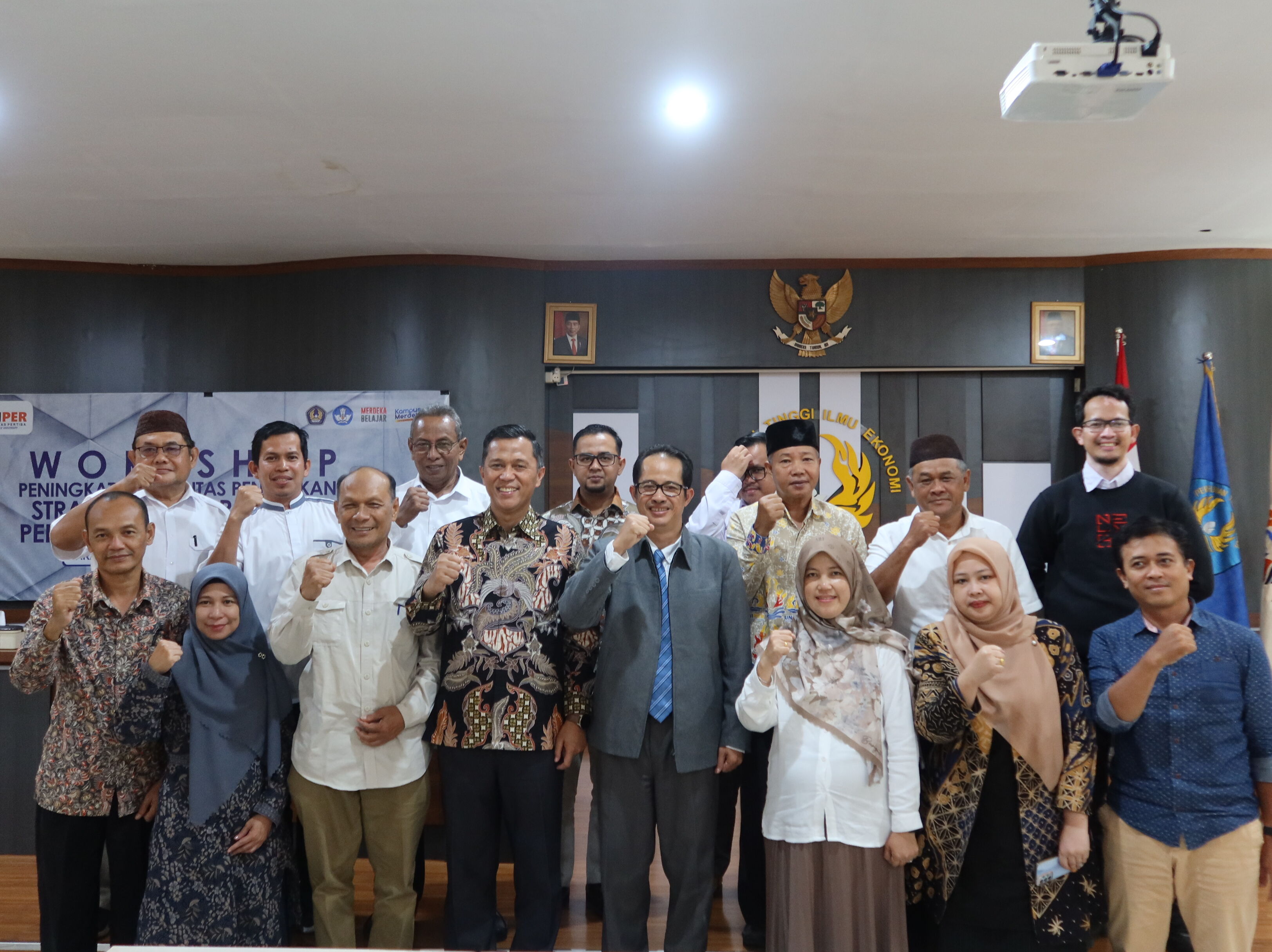 WORKSHOP STRATEGI PENCAPAIAN IKU PERGURUAN TINGGI SWASTA DIDUKUNG OLEH NARASUMBER PROF. DR. ISKHAQ ISKANDAR, M.SC SELAKU KEPALA LEMBAGA LAYANAN PENDIDIKAN TINGGI (LLDIKTI) WILAYAH II PALEMBANG DI UNIVERSITAS PERTIBA